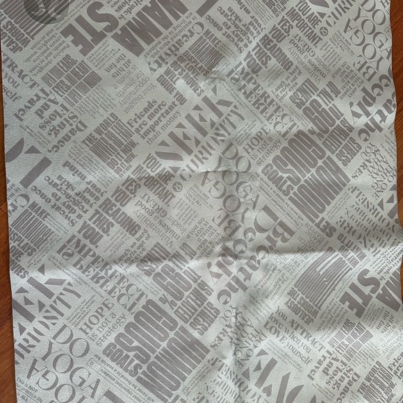 Lululemon Athletica Pink Yoga Mat - Picture 4 of 6